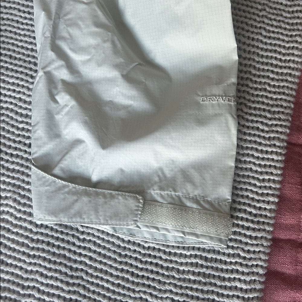 The North Face Women's Packable Rain Jacket - Cream - Picture 5 of 15